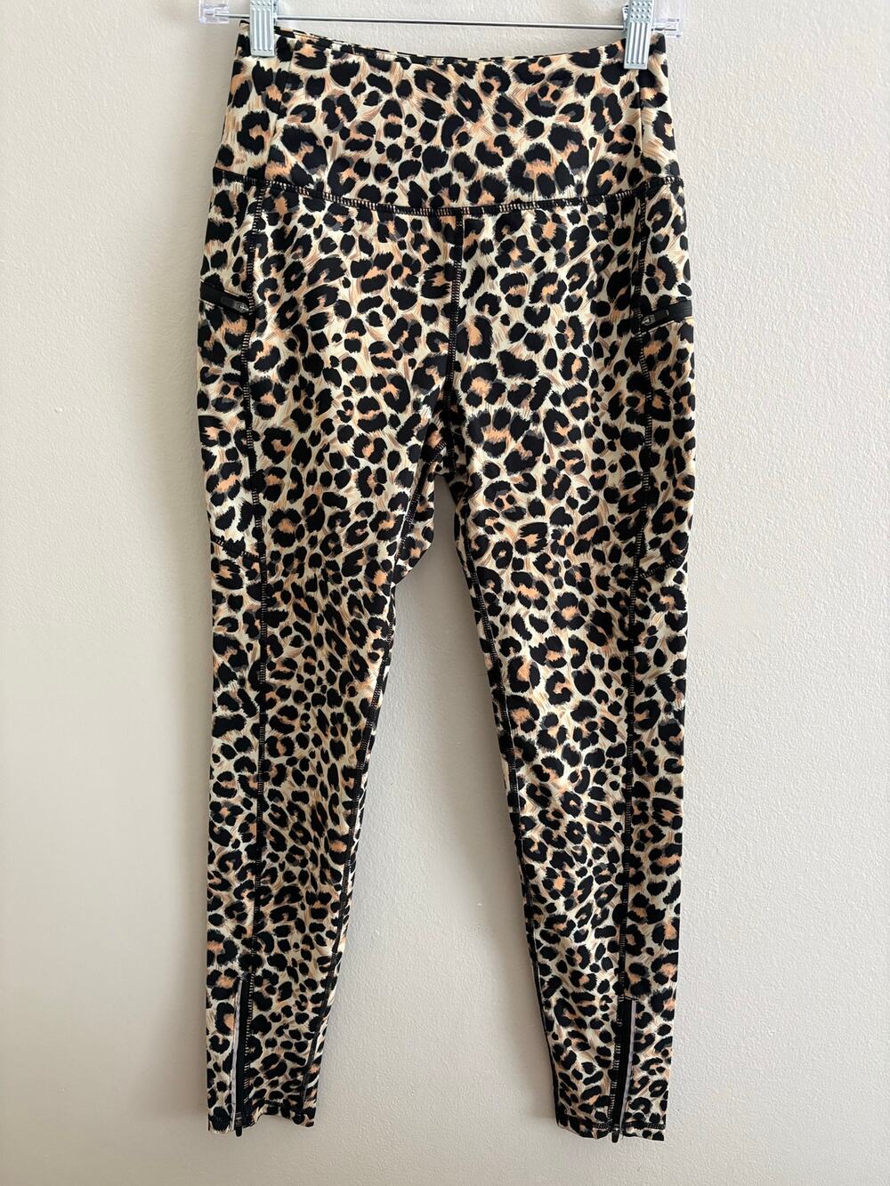 SANTINY Women’s high-waisted leopard print activewear leggings Size S NWT